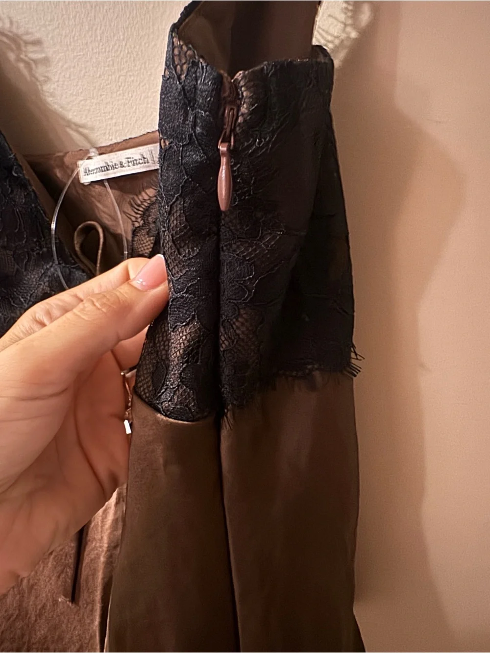 NWT Abercrombie Women’s Bella Tie-Front Cami in Brown - size medium